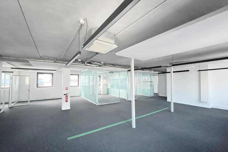 39 Rue De La Saussière, Boulogne-Billancourt to rent - Interior Photo - Image 2 of 7
