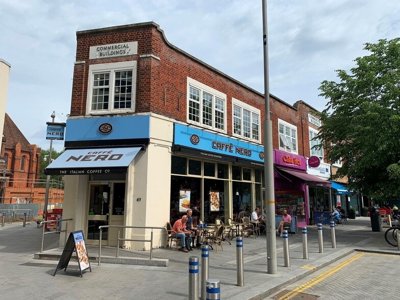 63-75 Commercial Way, Woking, GU21 6HN portfolio of 7 properties for sale on LoopNet.co.uk - Primary Photo - Image 1 of 7