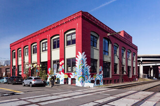 75-81 SE Yamhill St, Portland, OR for rent Building Photo- Image 1 of 9