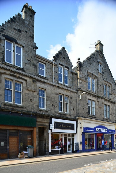 71 High St, Kirkcaldy to rent - Primary Photo - Image 1 of 6