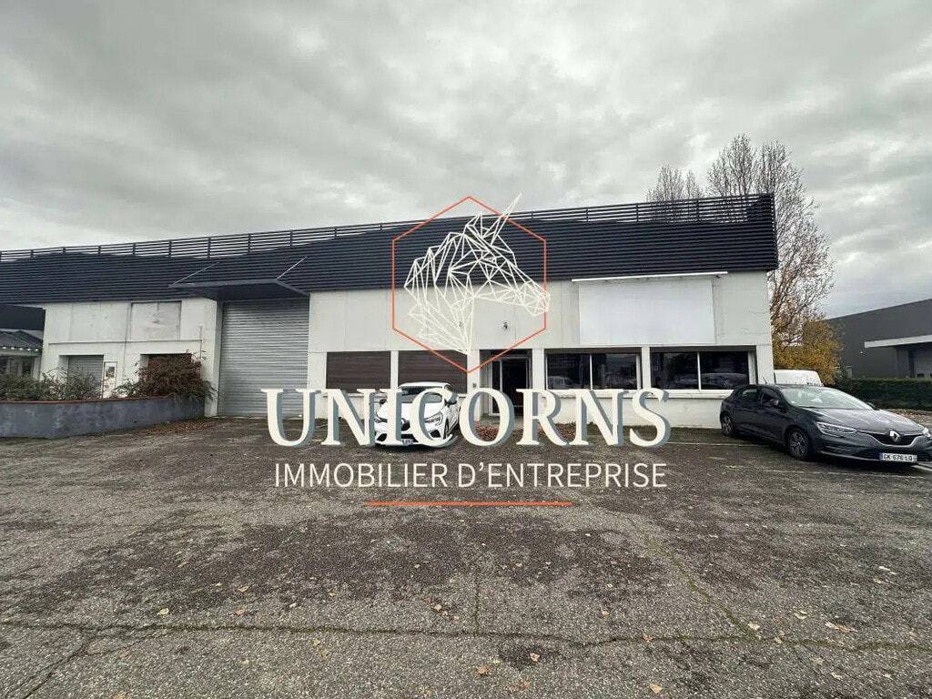 Location Entrepôt 1 100 m² - Photo 1