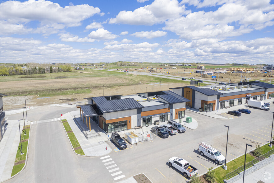 258 Northridge Drive Okotoks, Okotoks, AB for rent - Aerial - Image 3 of 4