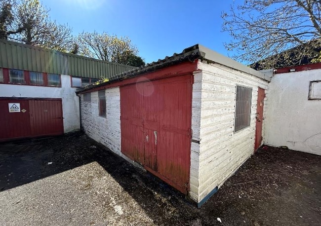 The Hollow, Newhaven to rent Building Photo- Image 1 of 1
