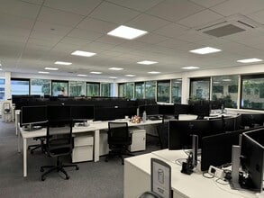 Woodshots Meadow, Watford to rent Building Photo- Image 2 of 2