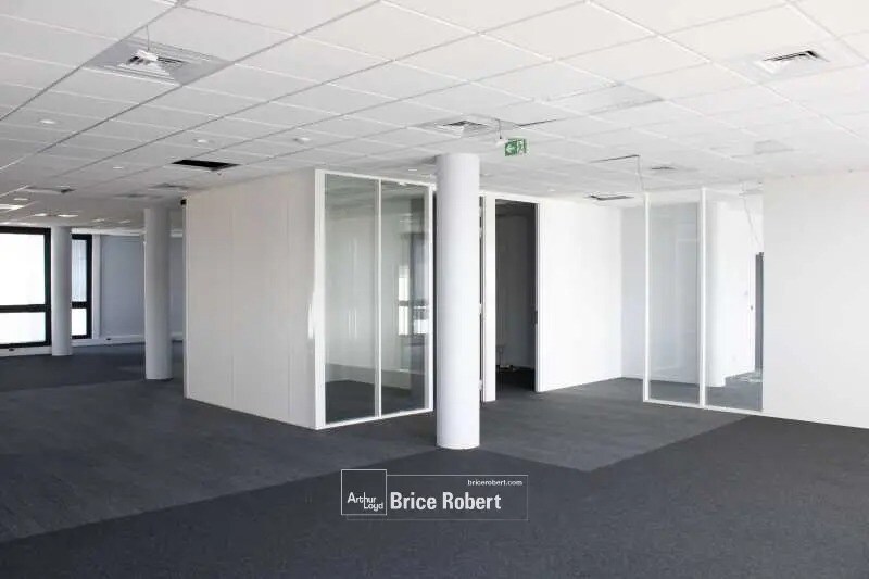 Office in Villeurbanne to rent Interior Photo- Image 1 of 5