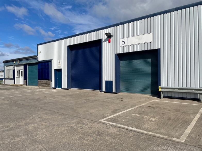 Strode Rd, Plymouth to rent - Building Photo - Image 1 of 3