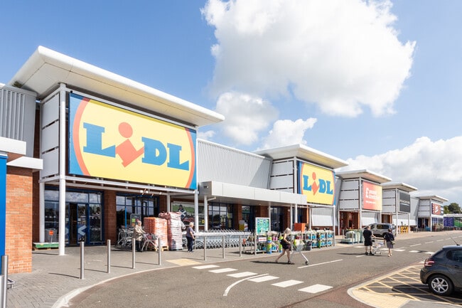 More details for Old Market Rd, Lanark - Retail to Rent