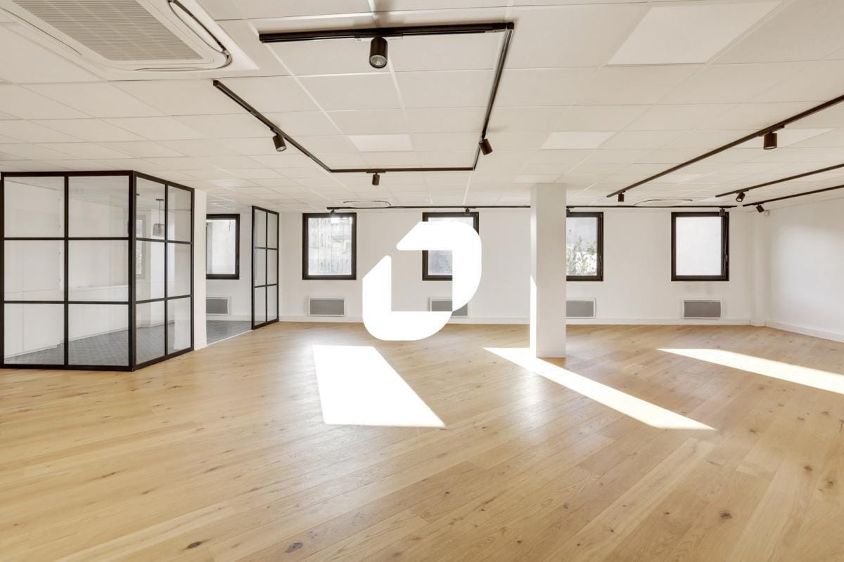 Office in Boulogne-Billancourt to rent Interior Photo- Image 1 of 15