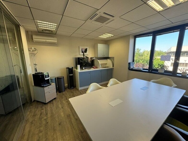 Office in Saint-Didier-au-Mont-d'Or for sale - Interior Photo - Image 2 of 9