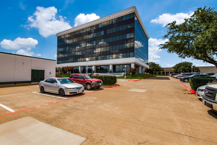 2225 E Randol Mill Rd, Arlington, TX for rent - Building Photo - Image 3 of 25