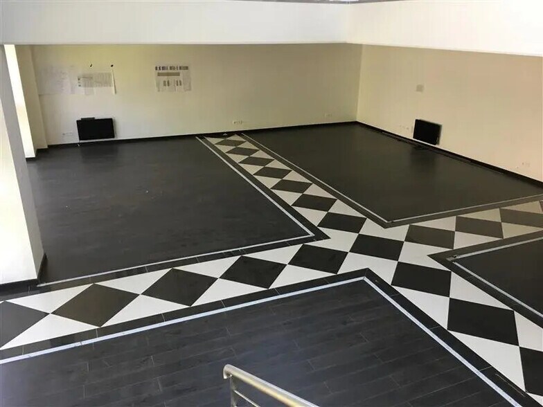 Office in Torcy to rent - Interior Photo - Image 3 of 9