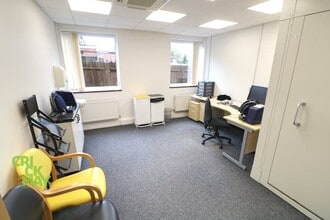 22-24 Sussex Rd, Haywards Heath to rent Interior Photo- Image 1 of 7