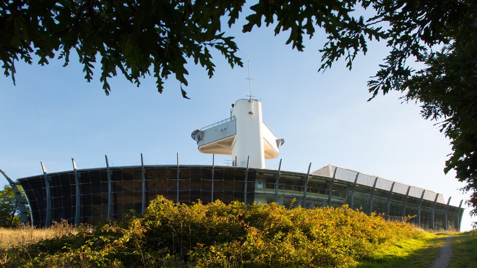 22 Brest Rd, Plymouth to rent - Building Photo - Image 3 of 8