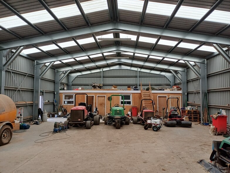 Legbrannock Rd, Motherwell to rent - Building Photo - Image 2 of 5