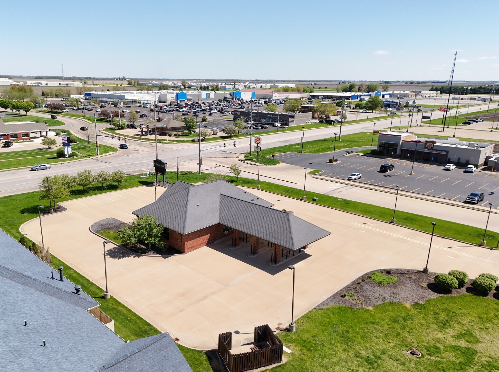 1661 E Jackson St, Macomb, IL to rent Building Photo- Image 1 of 23