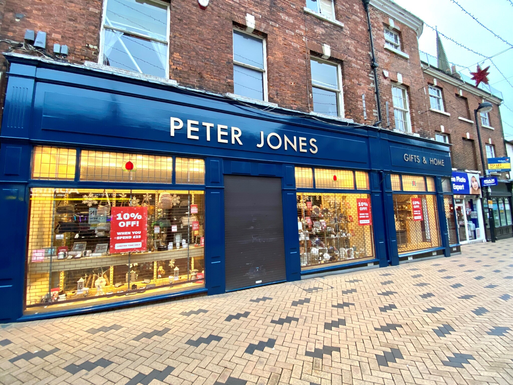 18-22 Westgate, Wakefield for sale Primary Photo- Image 1 of 1