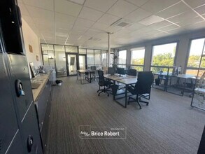 Office in Dardilly to rent Interior Photo- Image 2 of 8