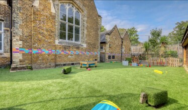 Avenue Road, London to rent Building Photo- Image 1 of 3