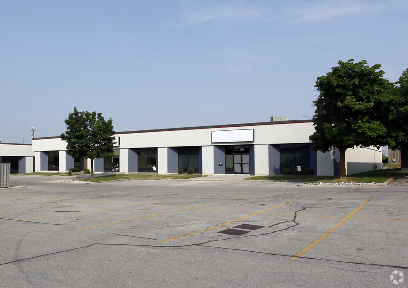 4500 Dixie Rd, Mississauga, ON for rent - Building Photo - Image 2 of 3