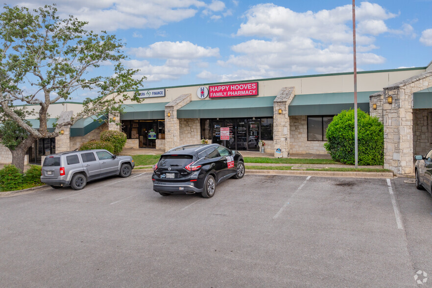 1400-1460 Sidney Baker St, Kerrville, TX for rent - Building Photo - Image 2 of 20