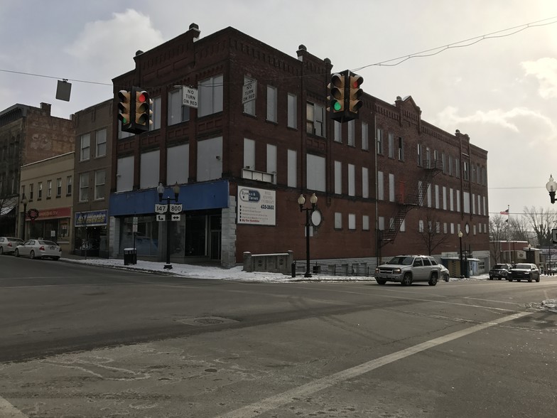 100 E Main St, Barnesville, OH for sale - Building Photo - Image 1 of 1