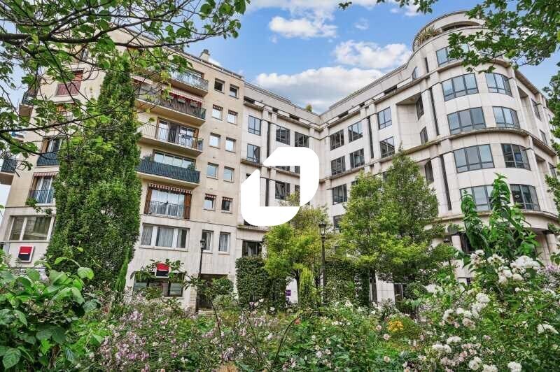 11-11 Place Du General Leclerc, Levallois-Perret to rent Building Photo- Image 1 of 17