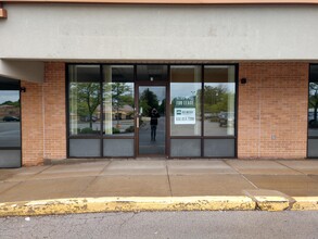 3311-3316 N Sterling Ave, Peoria, IL for rent Building Photo- Image 1 of 1