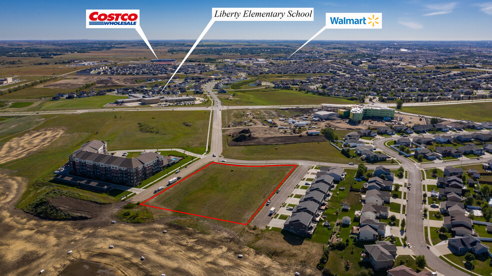 5106 Durango Dr, Bismarck, ND for sale - Primary Photo - Image 1 of 1