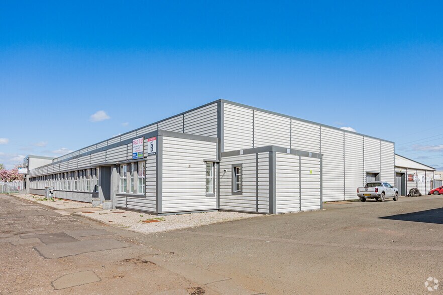 47-67B Montrose Ave, Glasgow for sale - Primary Photo - Image 1 of 5