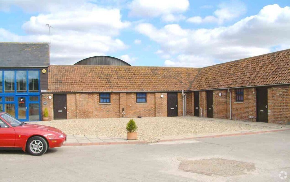 Stratton Rd, Swindon, SN4 0SN Lotmead Business Village UK