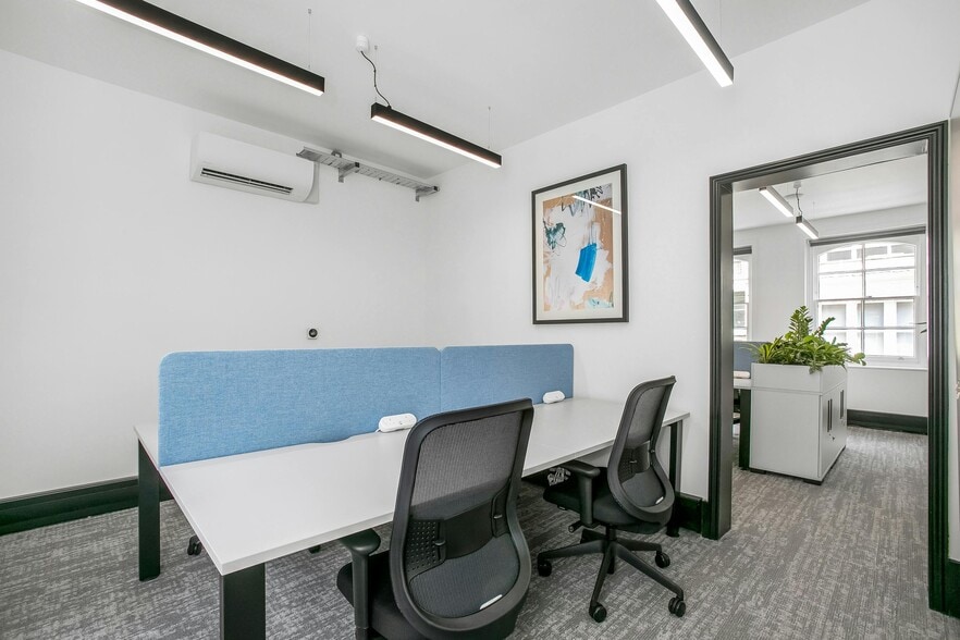 15-17 Heddon St, London to rent - Building Photo - Image 3 of 12