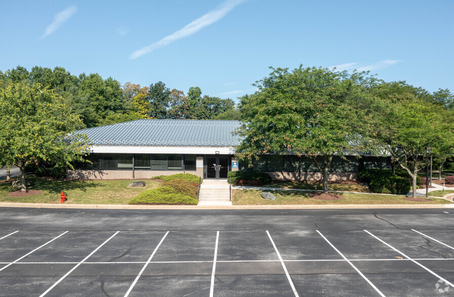 7102 Ambassador Rd, Windsor Mill, MD for rent - Building Photo - Image 1 of 9