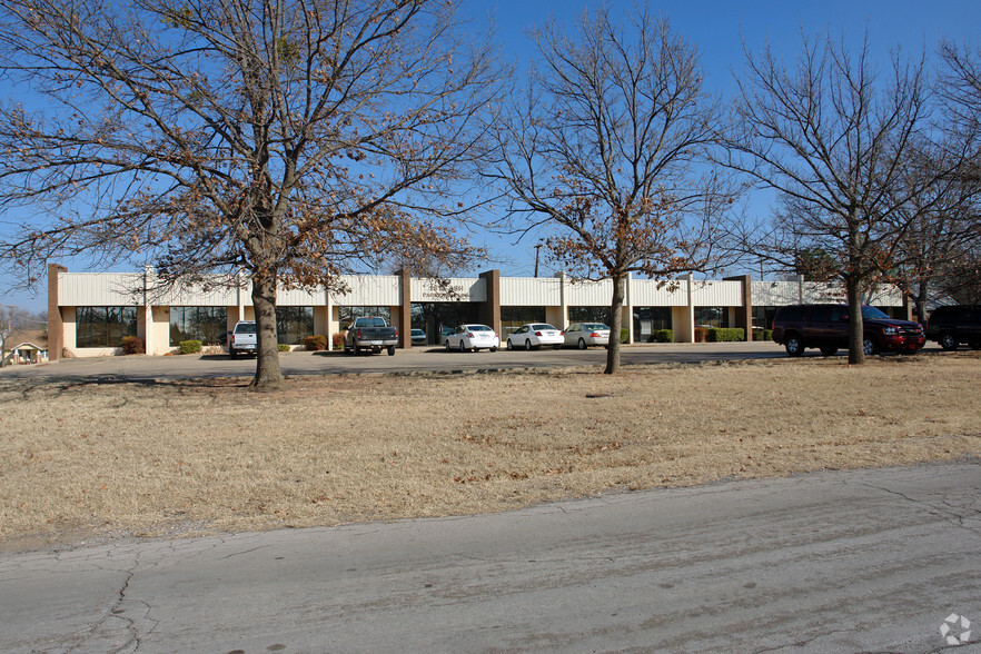 1309-1313 W Ash Ave, Duncan, OK for rent - Building Photo - Image 2 of 2