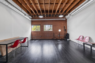 6515 W Sunset Blvd, Hollywood, CA for rent Interior Photo- Image 1 of 4