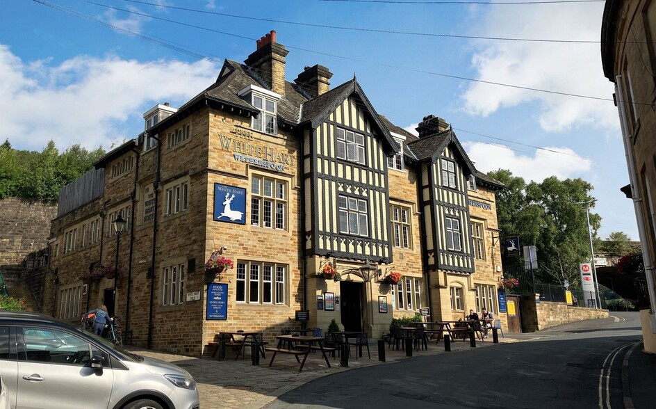 1 White Hart Fold, Todmorden for sale - Primary Photo - Image 1 of 1