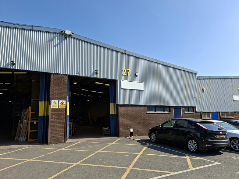 Stockmans Clos, Birmingham to rent - Building Photo - Image 1 of 2