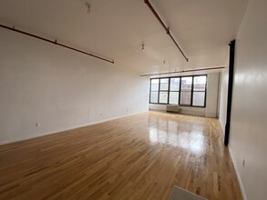 333 Scholes St, Brooklyn, NY for rent Building Photo- Image 1 of 6