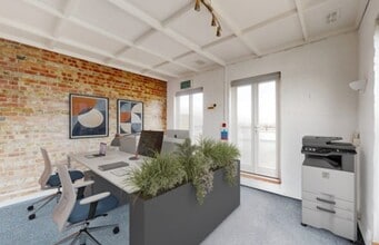 15 Lots Rd, London to rent Interior Photo- Image 1 of 4