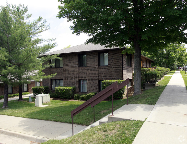 12618-12620 Lake Ridge Dr, Woodbridge, VA for sale - Primary Photo - Image 1 of 1