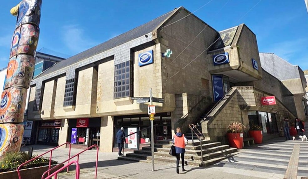 37/39 Fore Street & 47/49 Aylmer Square portfolio of 2 properties for sale on LoopNet.co.uk - Building Photo - Image 1 of 6
