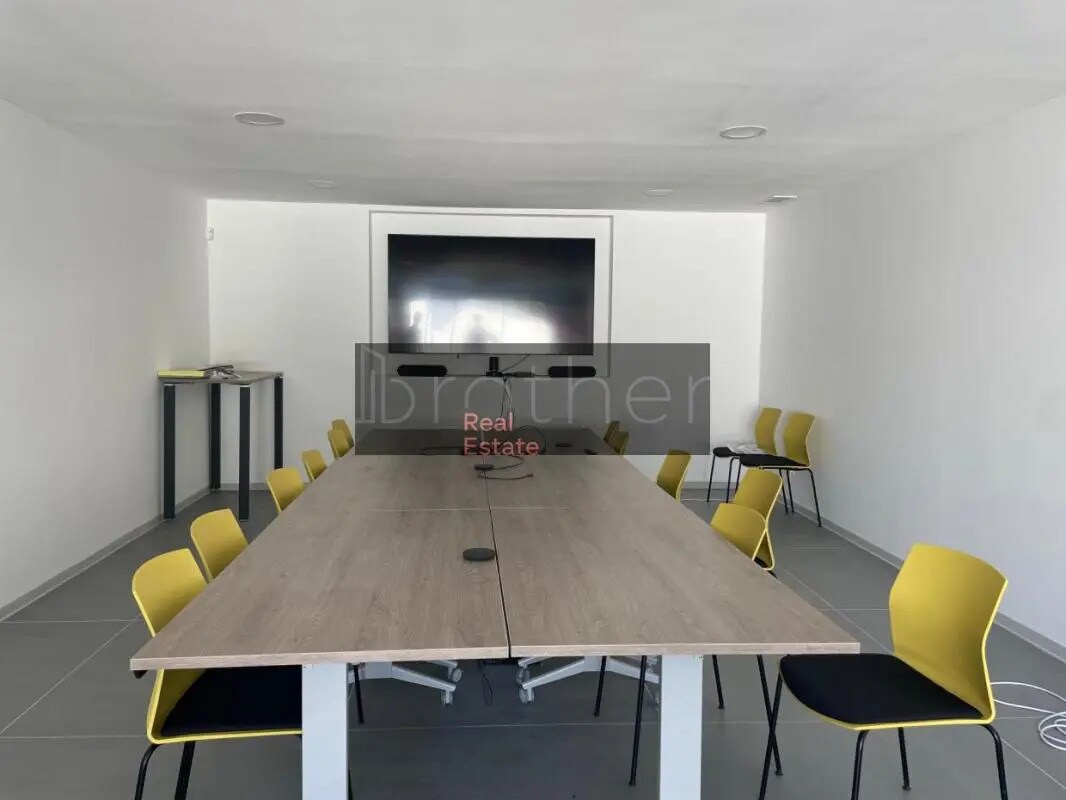 Office in Cestas to rent Interior Photo- Image 1 of 9