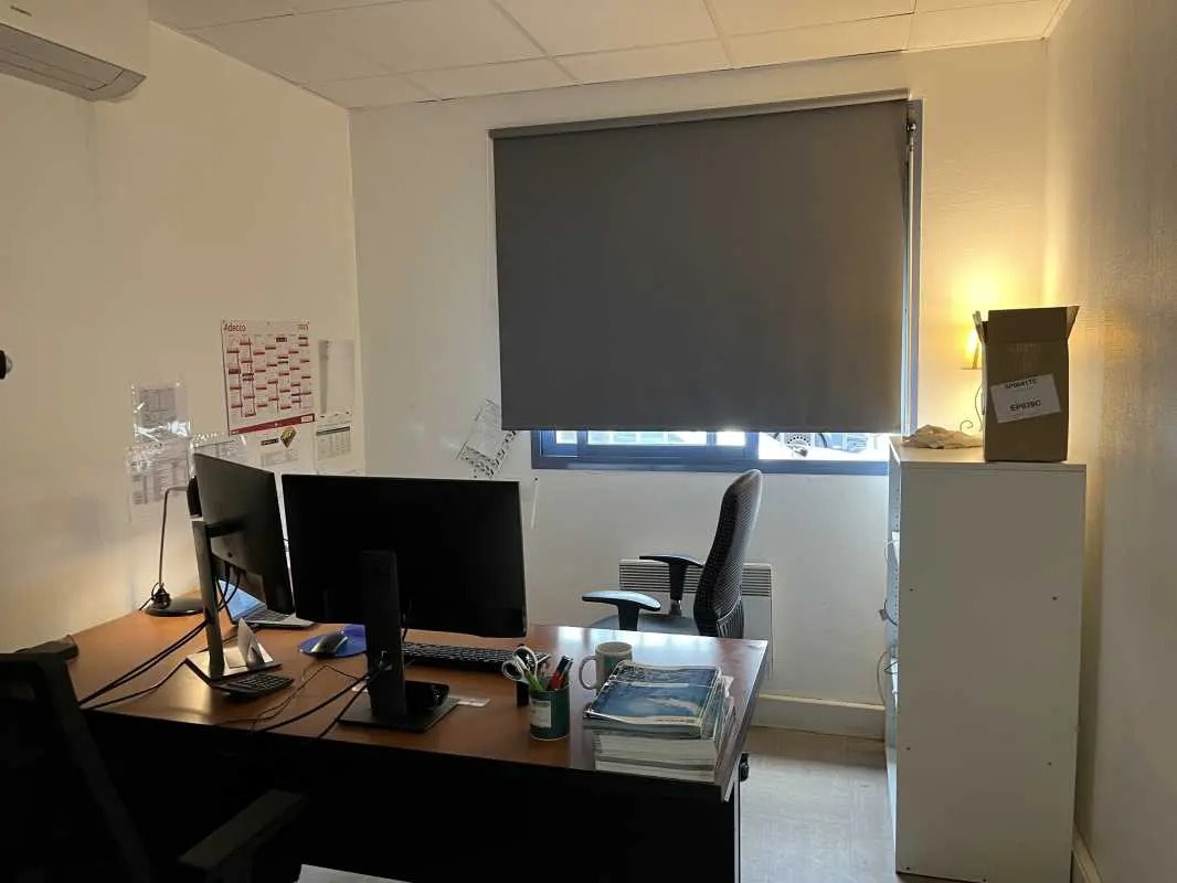 Light Industrial in Chassieu to rent Interior Photo- Image 1 of 5