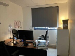 Light Industrial in Chassieu to rent Interior Photo- Image 1 of 5