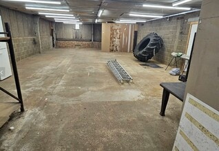 Kits End Rd, Barnet to rent Interior Photo- Image 2 of 3