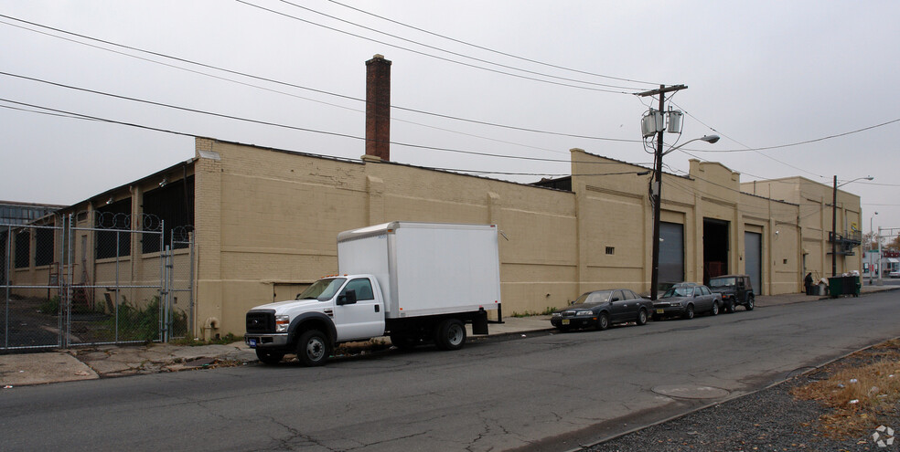 290 Elizabeth Ave, Newark, NJ for rent - Building Photo - Image 2 of 2