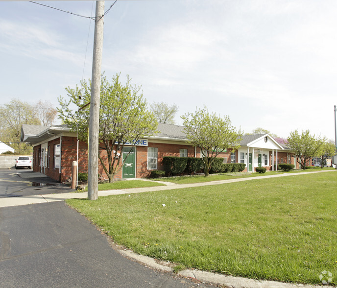 3302-3314 Crooks Rd, Royal Oak, MI for rent - Primary Photo - Image 1 of 2