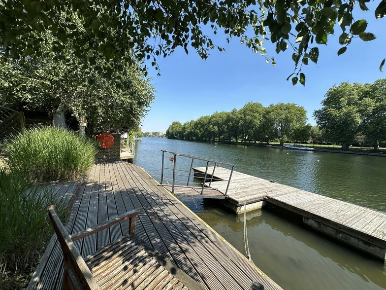 18 Lower Teddington Rd, Kingston Upon Thames for sale - Building Photo - Image 1 of 9
