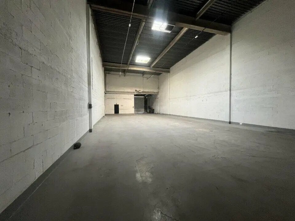 Light Industrial in Gennevilliers to rent Interior Photo- Image 1 of 4