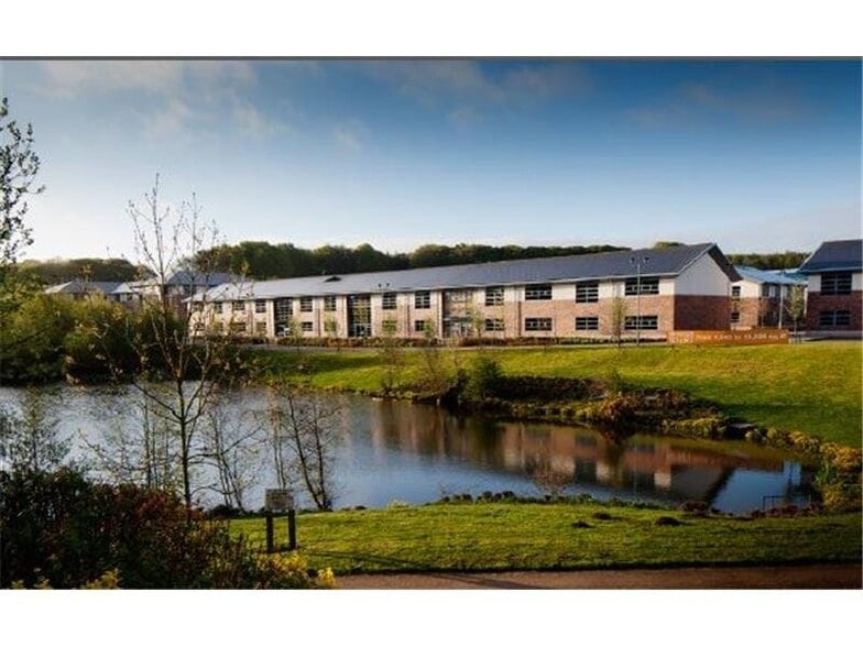 Lake View Dr, Nottingham to rent - Building Photo - Image 1 of 5