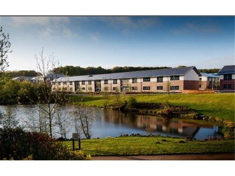 Lake View Dr, Nottingham to rent Building Photo- Image 1 of 6